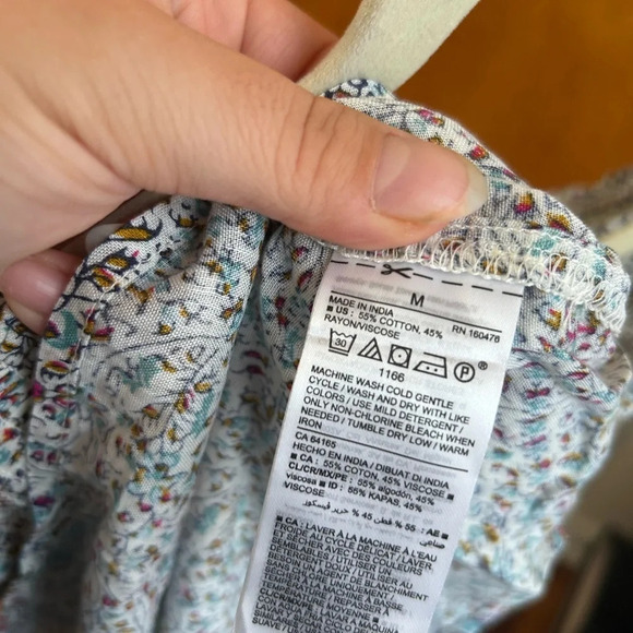 NWT OLD NAVY SMOCKED FLORAL BLOUSE - Picture 3 of 5